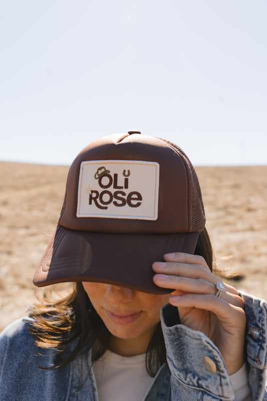 OLI ROSE PATCH TRUCKER HAT